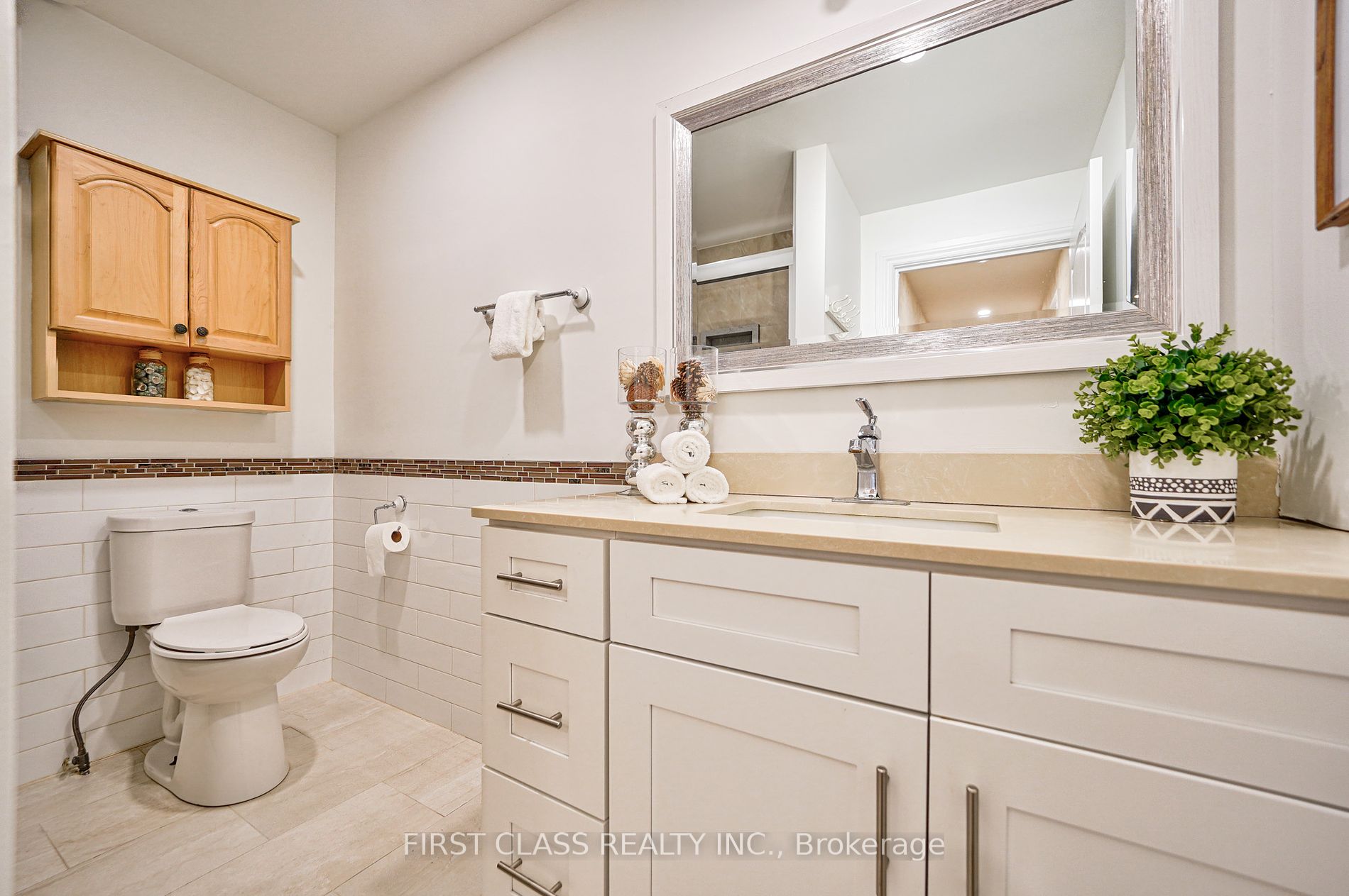 3052 Aurora Rd Property Photo 21
