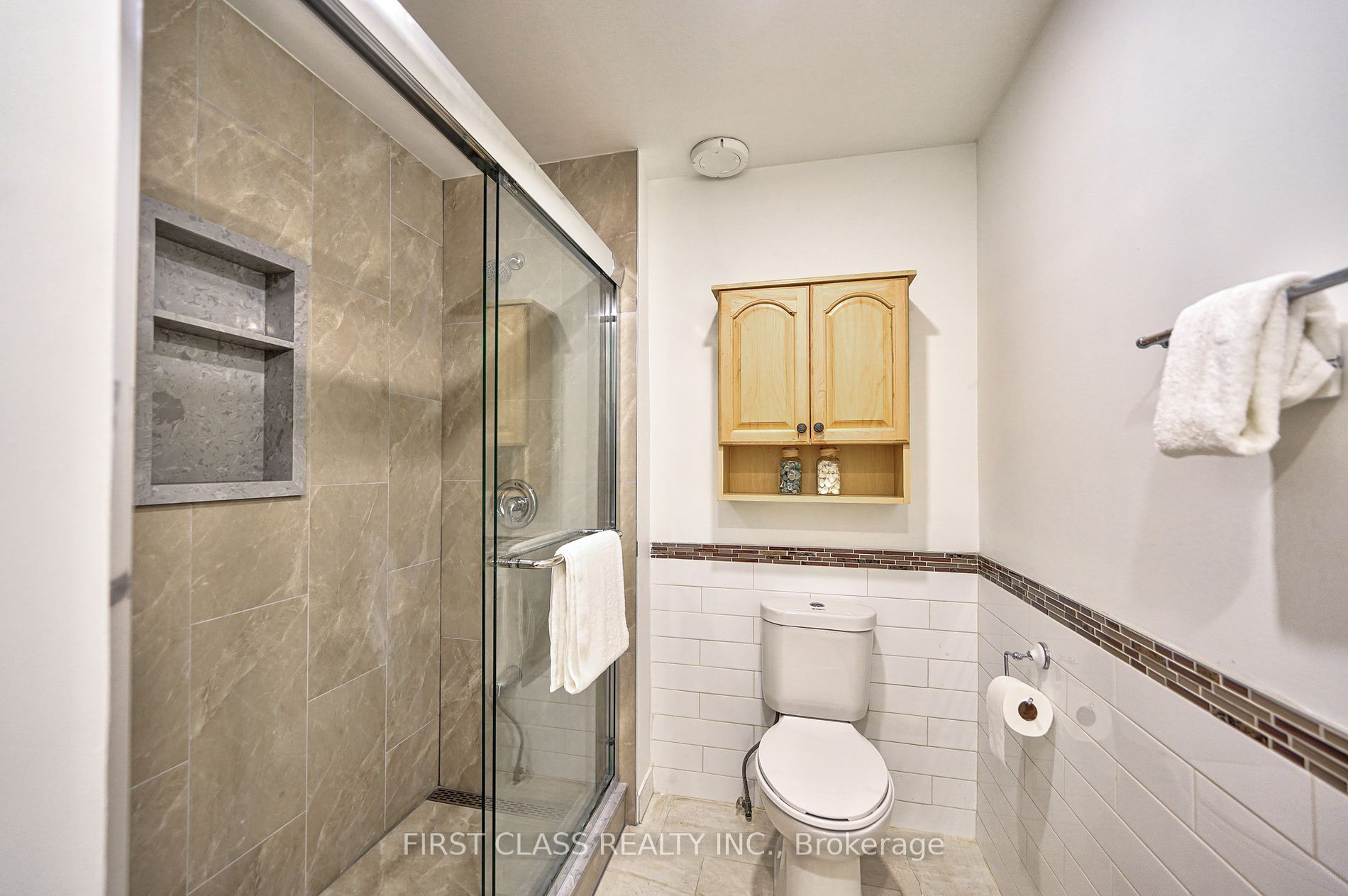 3052 Aurora Rd Property Photo 22