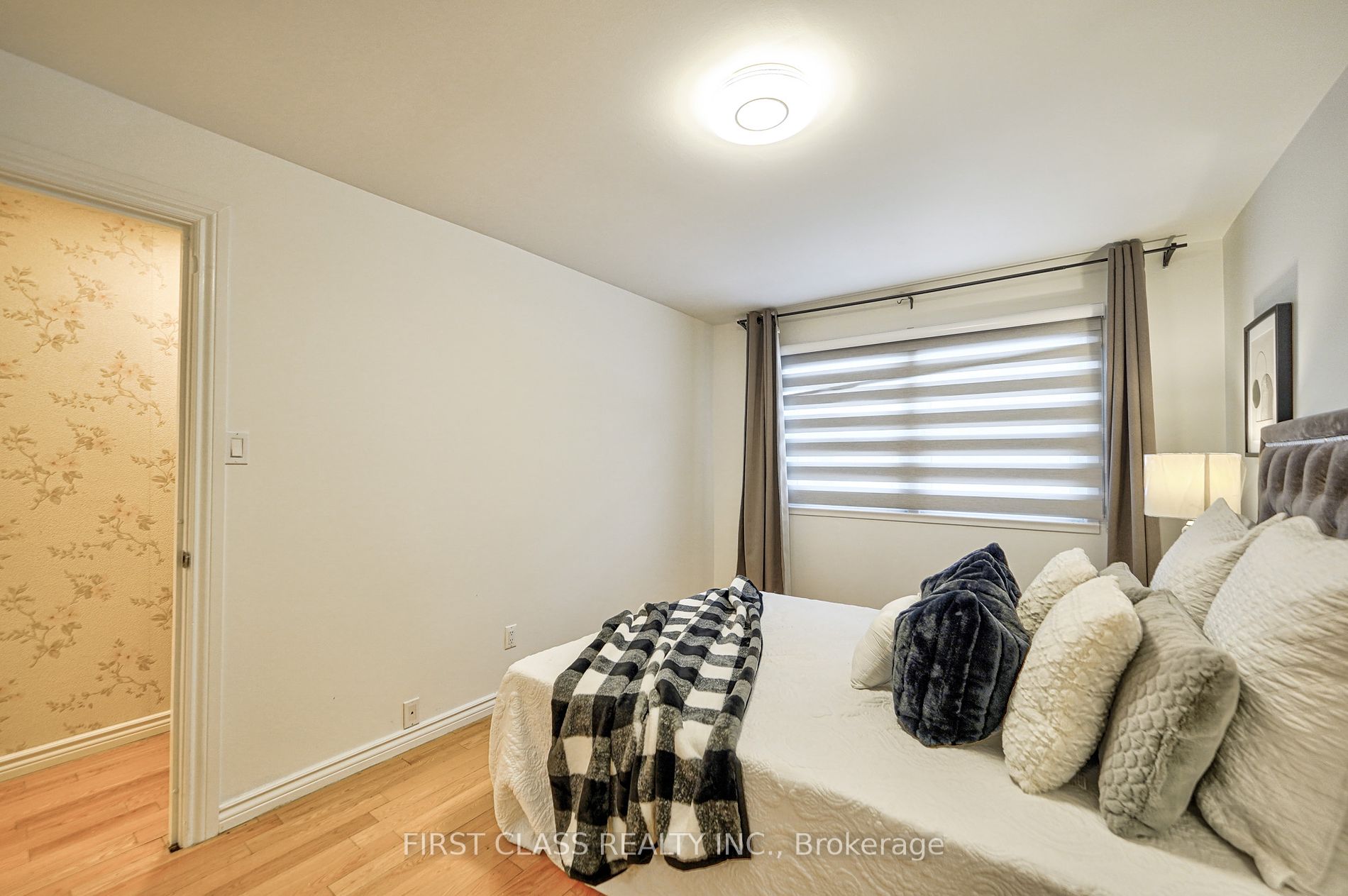 3052 Aurora Rd Property Photo 24