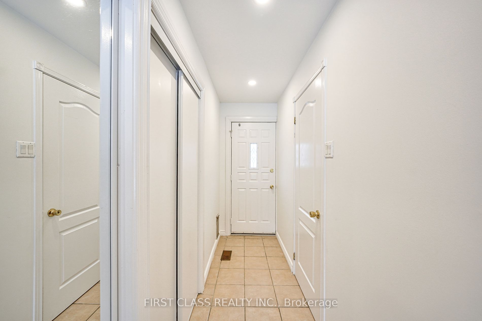 3052 Aurora Rd Property Photo 32