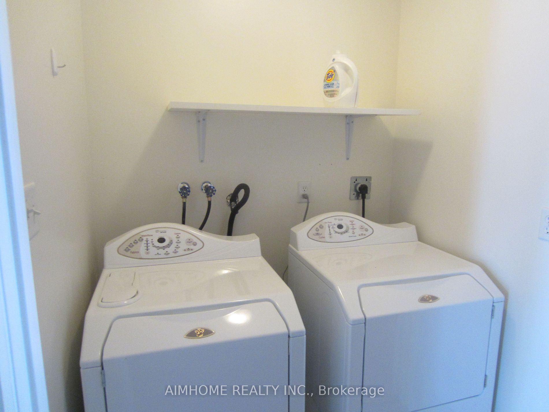 18 Carnoustie Cres Property Photo 11