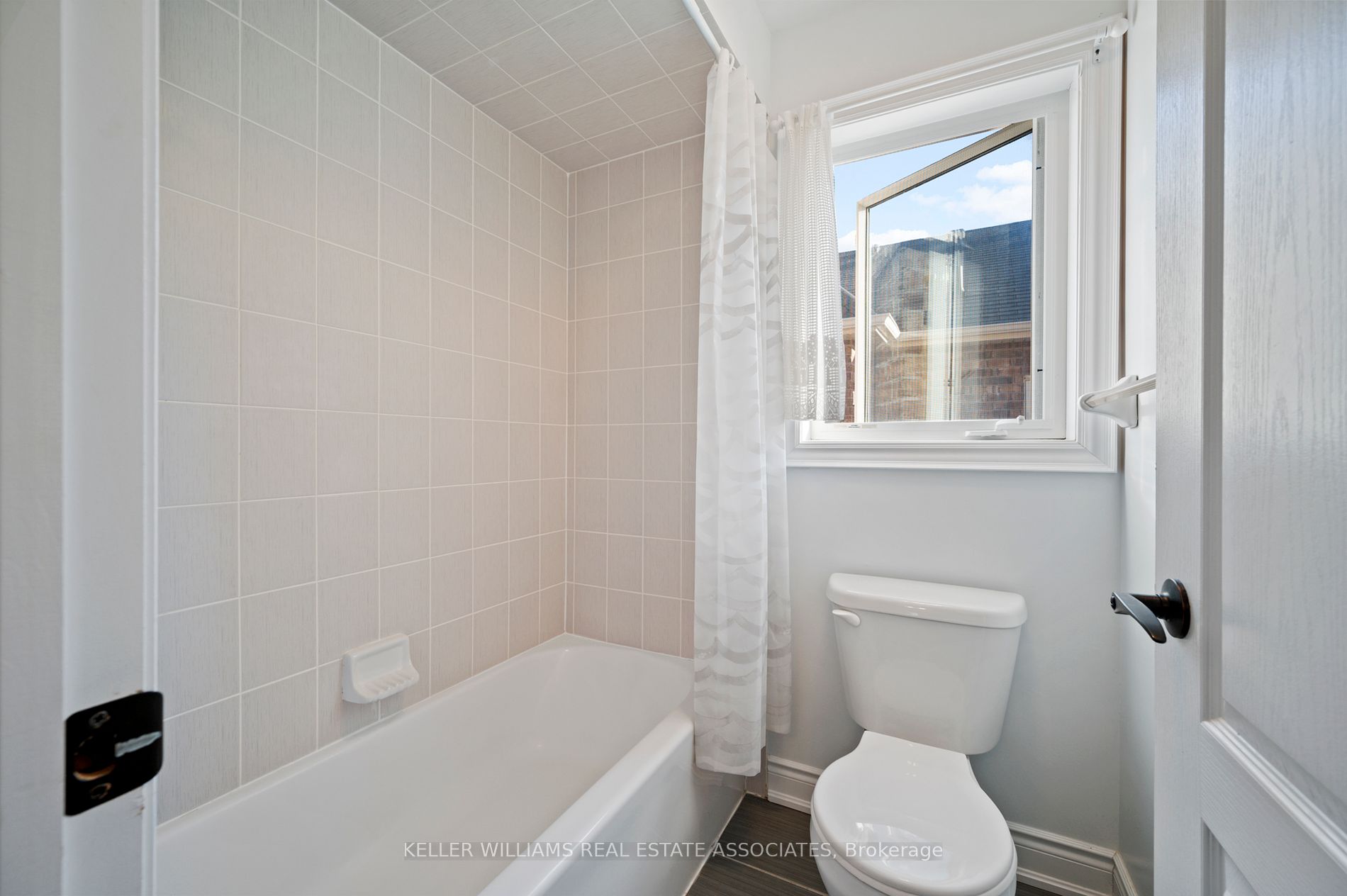 1350 Lormel Gate Property Photo 25