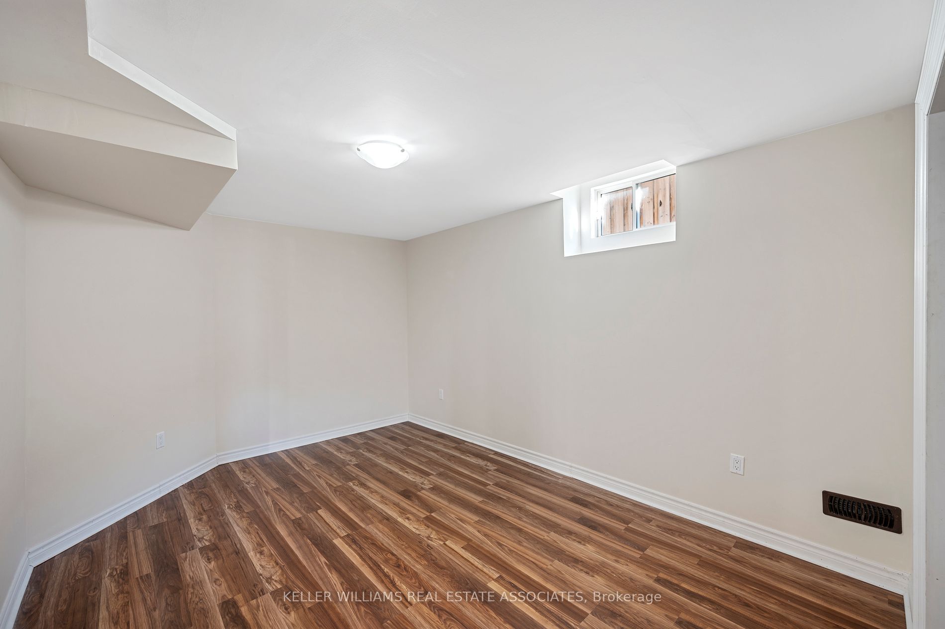 1350 Lormel Gate Property Photo 31