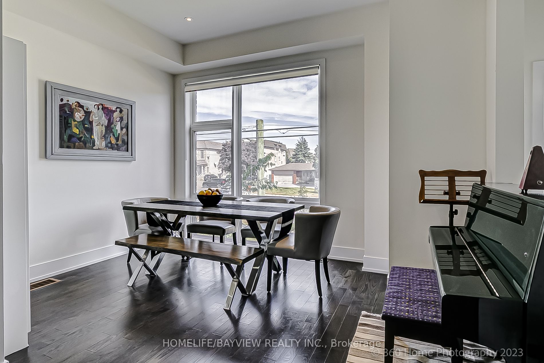9174 Bathurst St Property Photo 2