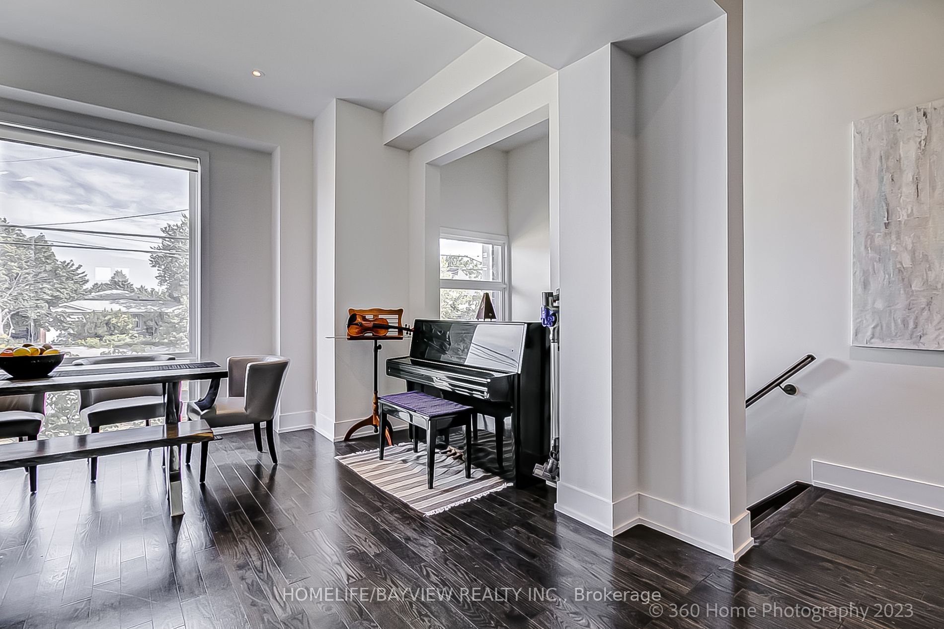 9174 Bathurst St Property Photo 5