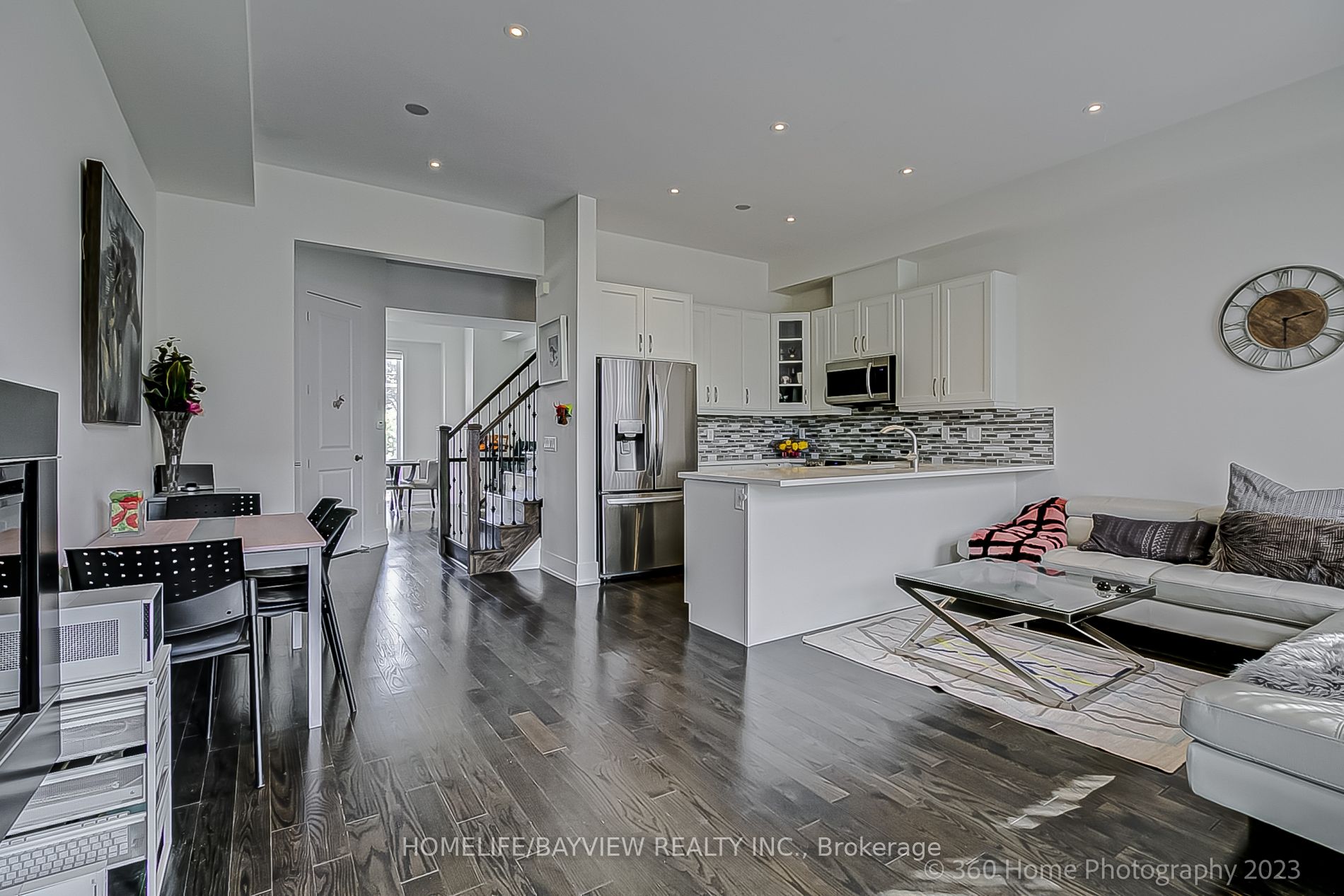 9174 Bathurst St Property Photo 7