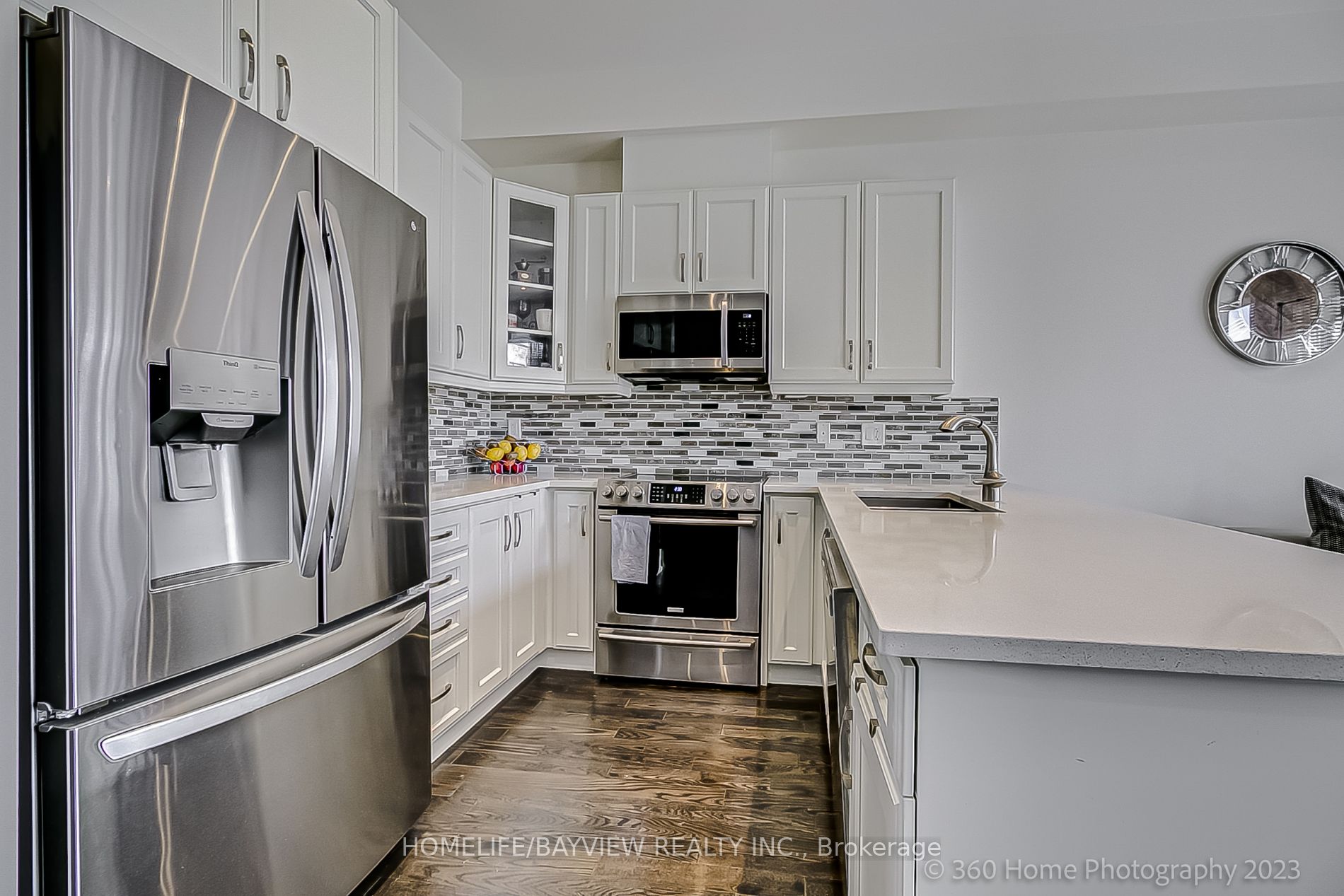 9174 Bathurst St Property Photo 8