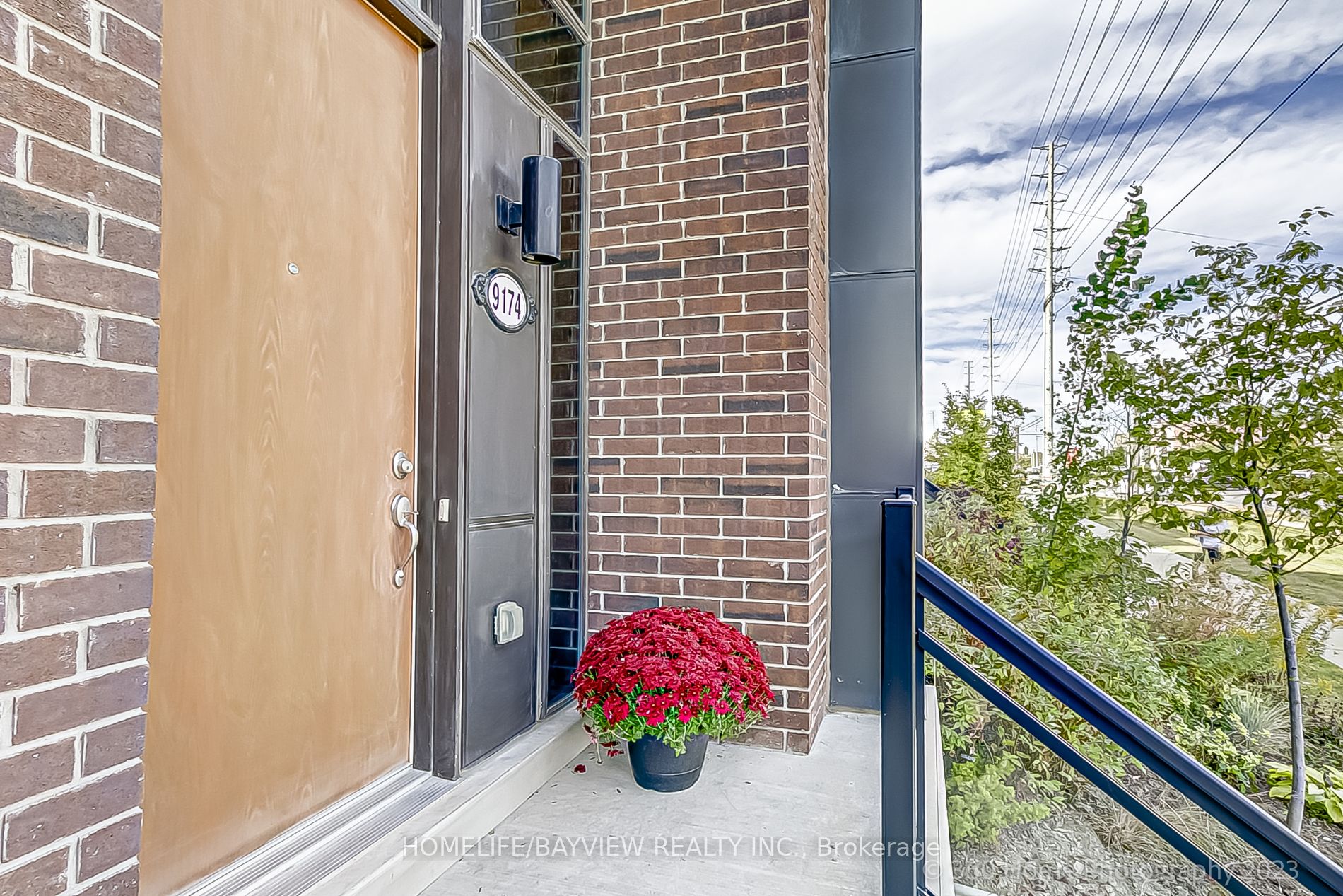 9174 Bathurst St Property Photo 23