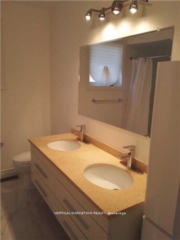 68 Burwell Cres Property Photo 2