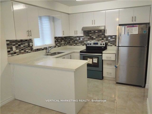 68 Burwell Cres Property Photo 4