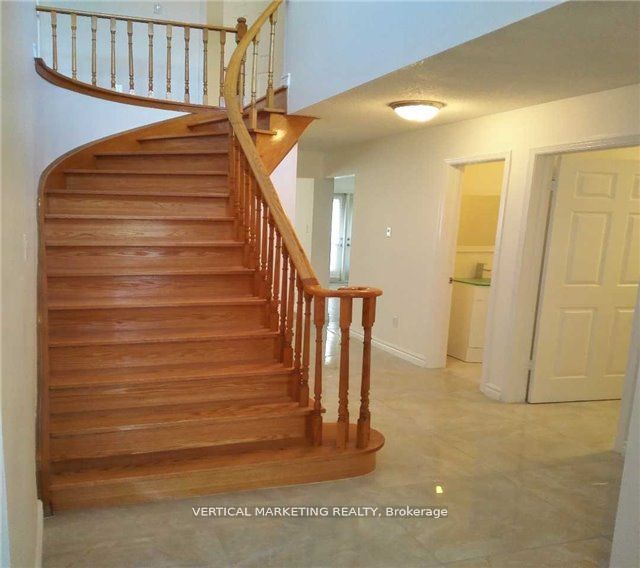 68 Burwell Cres Property Photo 9