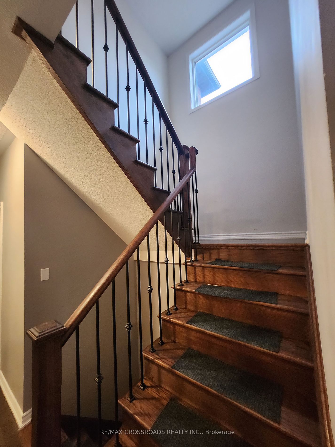 1280 Bardeau St S Property Photo 3