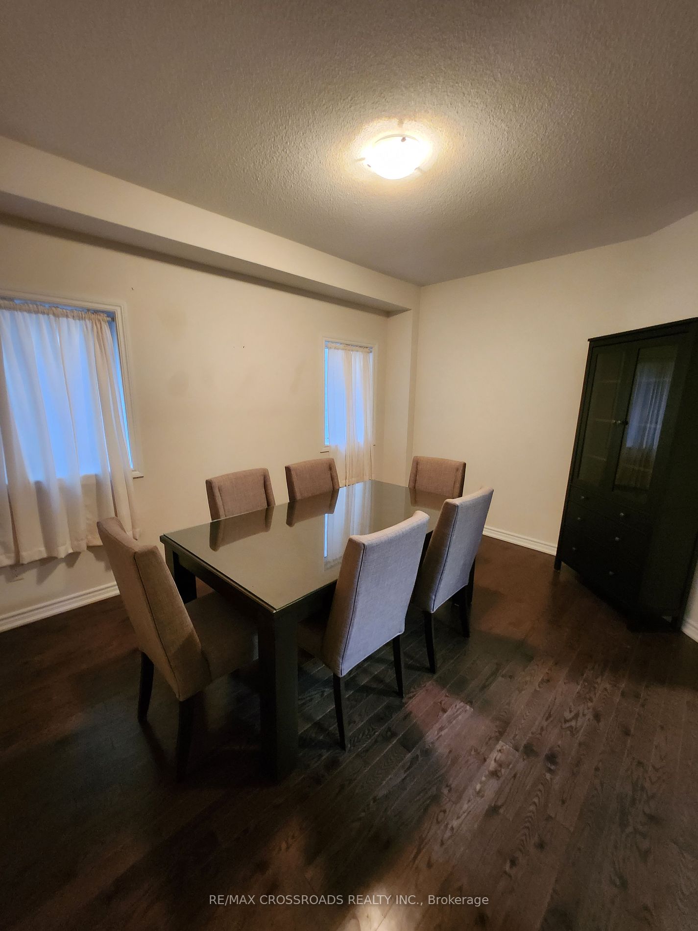 1280 Bardeau St S Property Photo 4