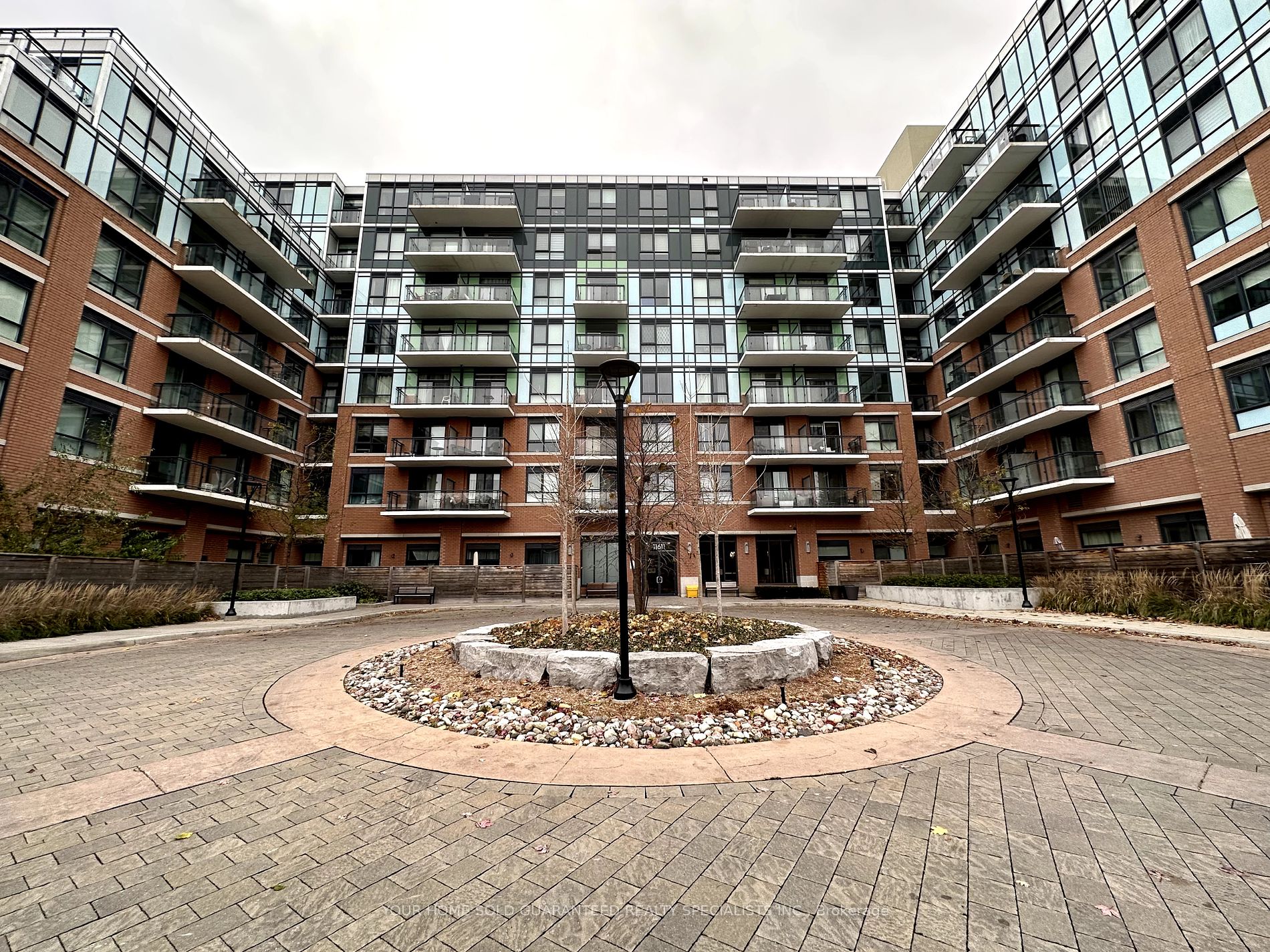11611 Yonge St 10 Property Photo 1