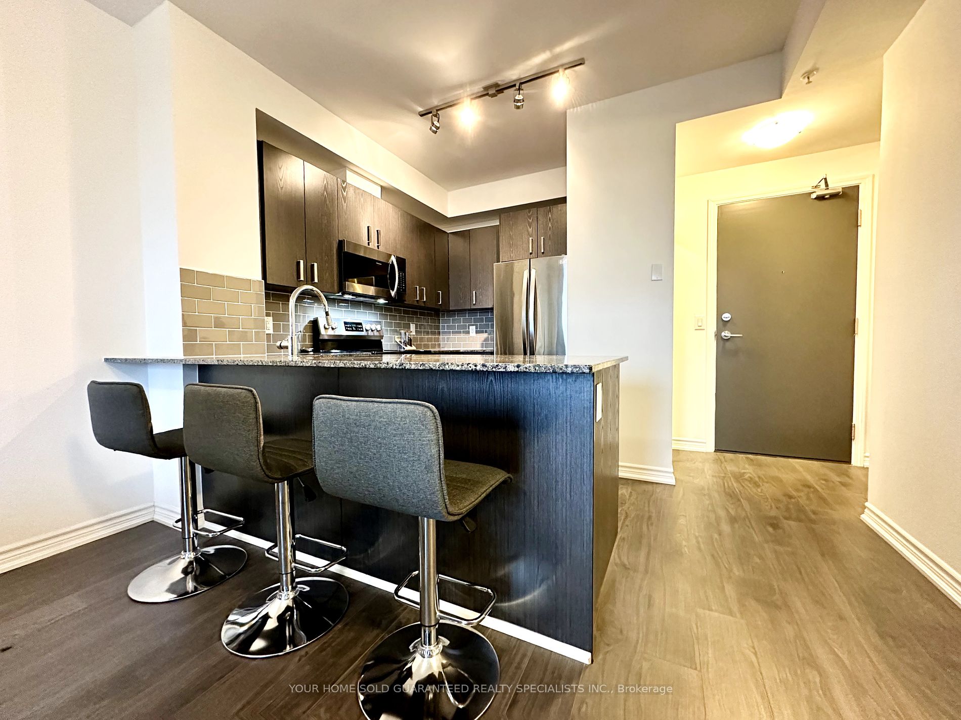 11611 Yonge St 10 Property Photo 5