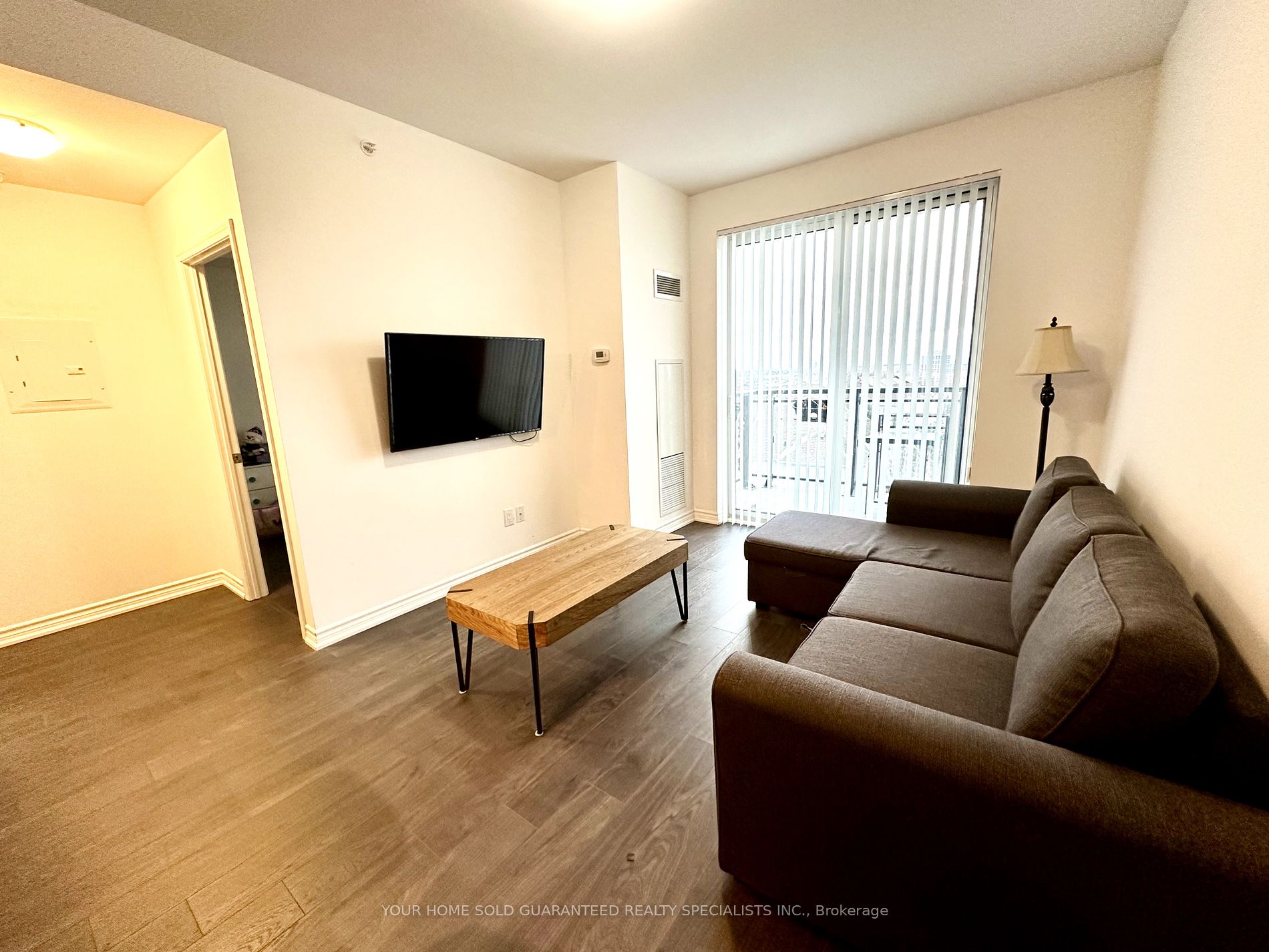 11611 Yonge St 10 Property Photo 9