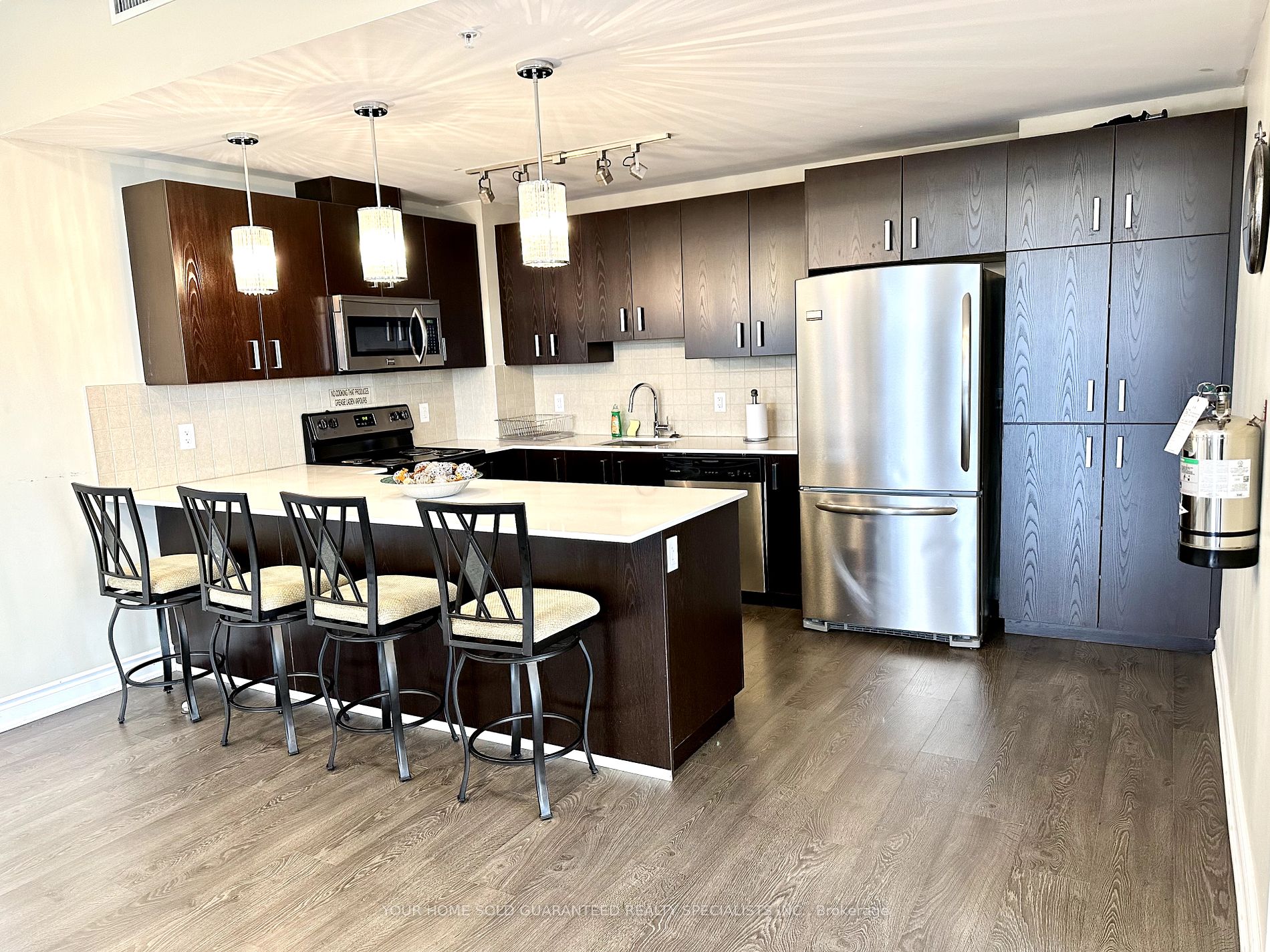11611 Yonge St 10 Property Photo 17