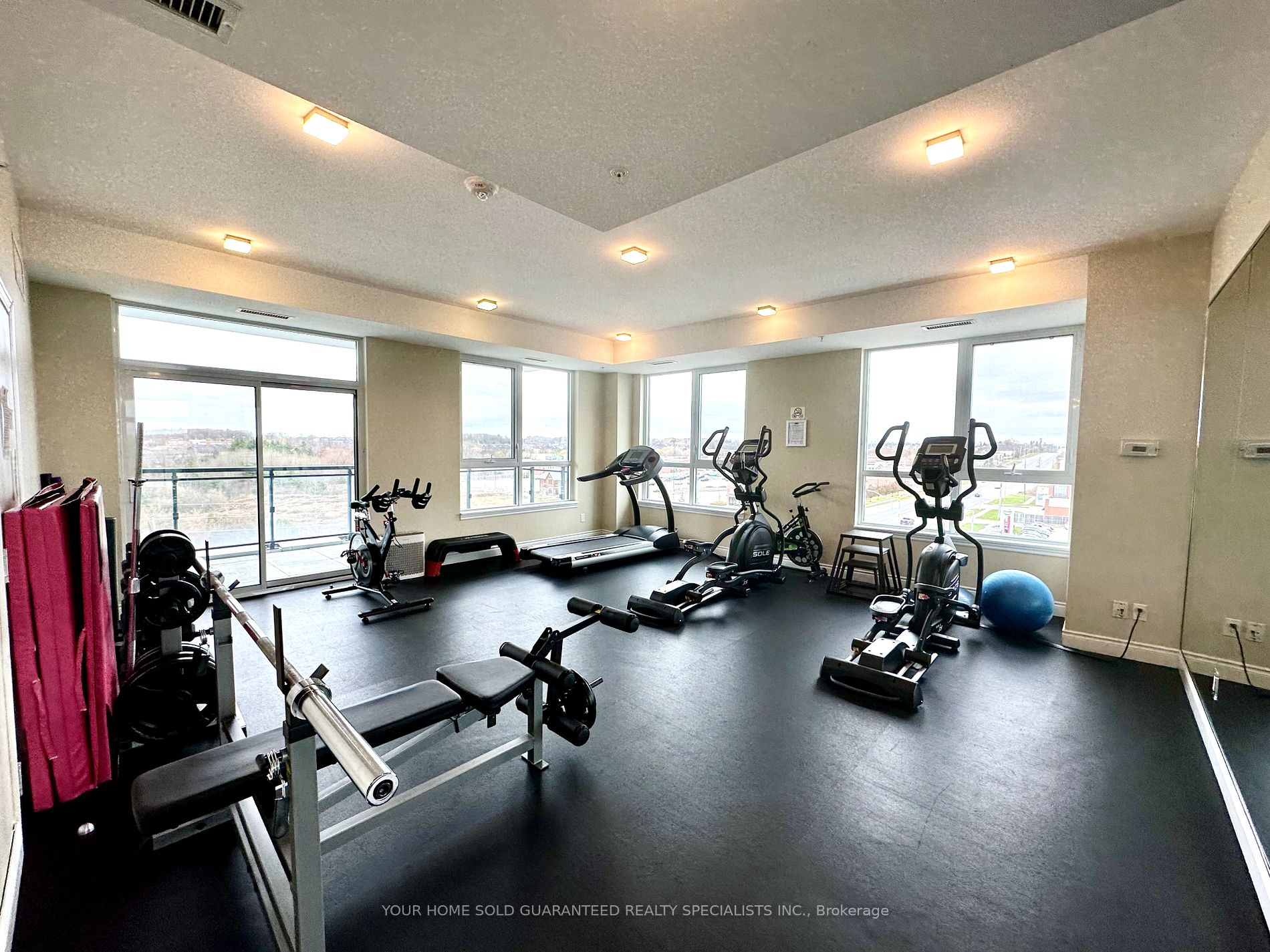 11611 Yonge St 10 Property Photo 18