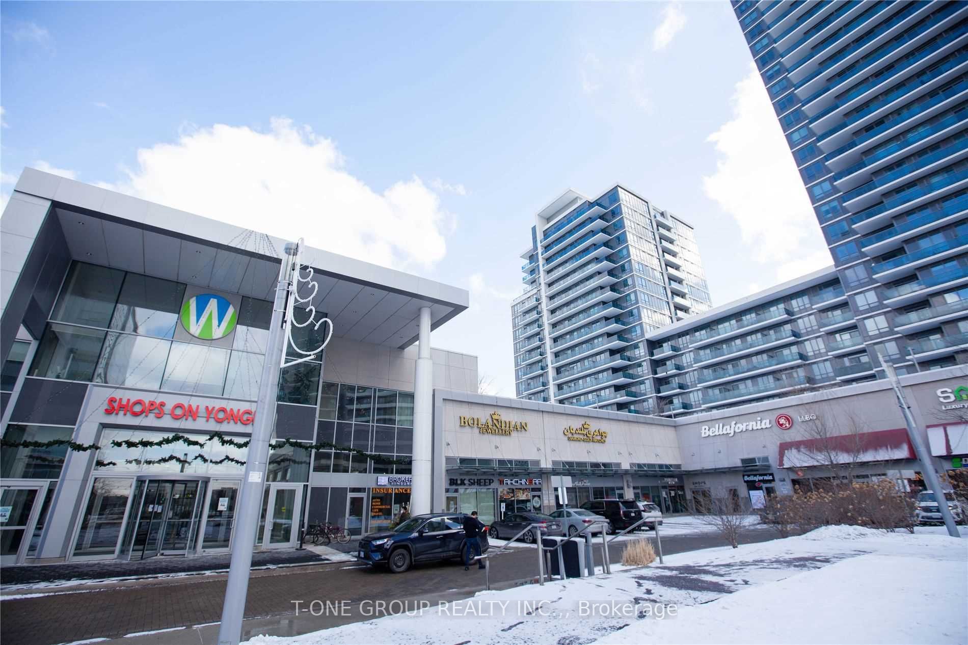 7181 Yonge St Property Photo 1
