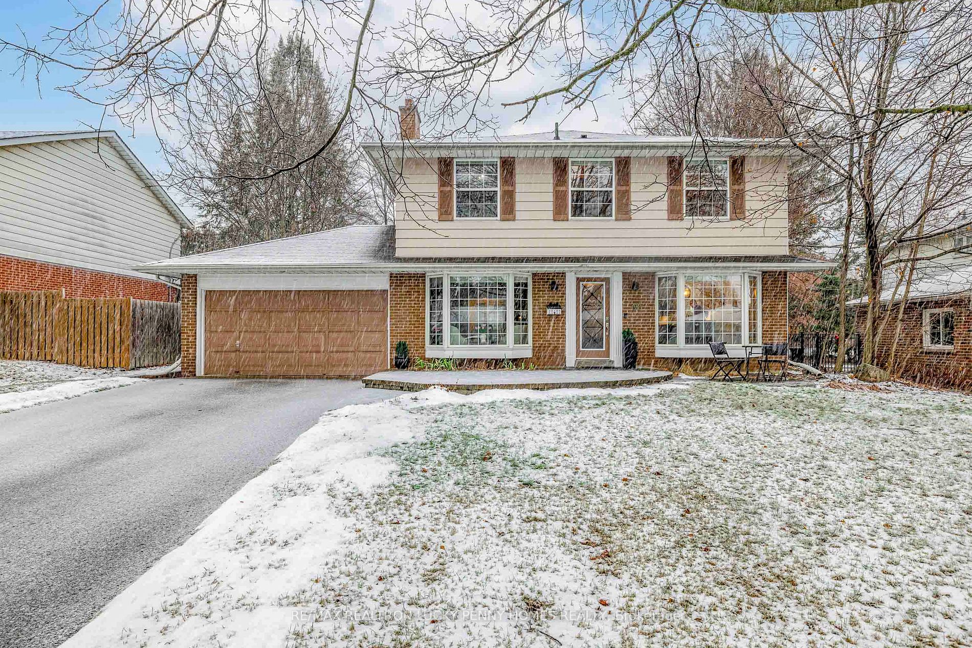 68 Walkerton Dr Property Photo