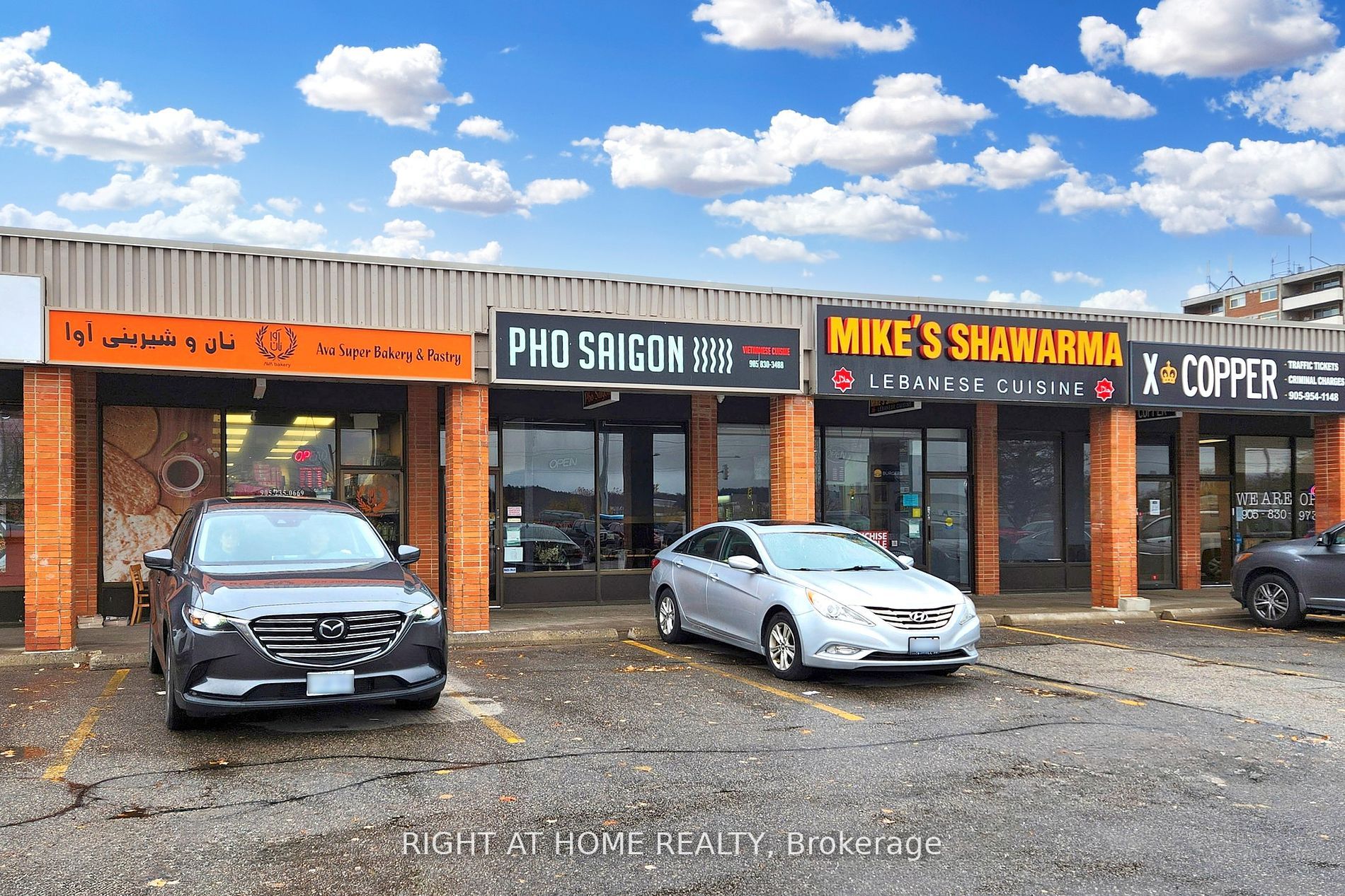16925 Yonge St Property Photo 2
