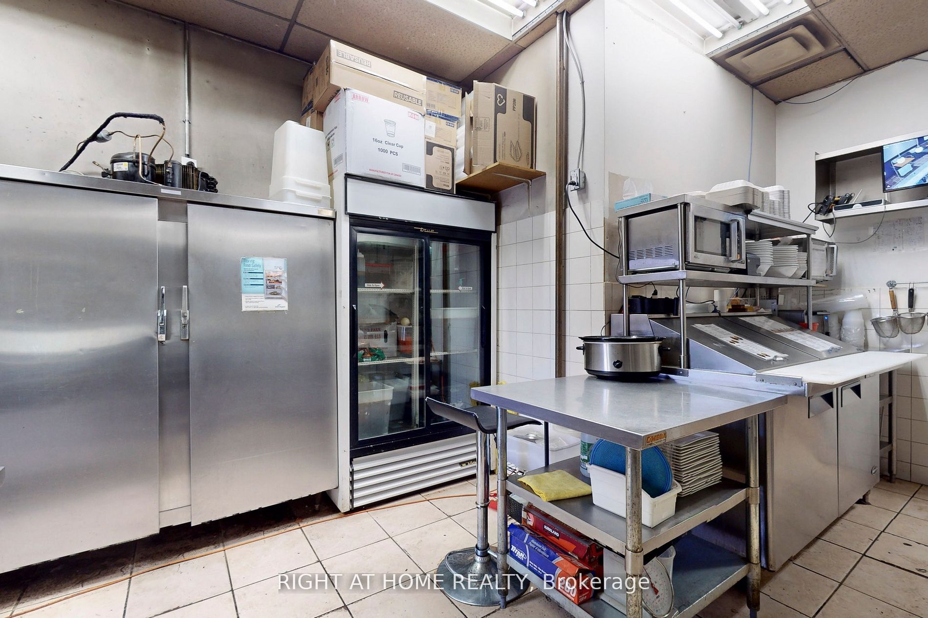 16925 Yonge St Property Photo 12