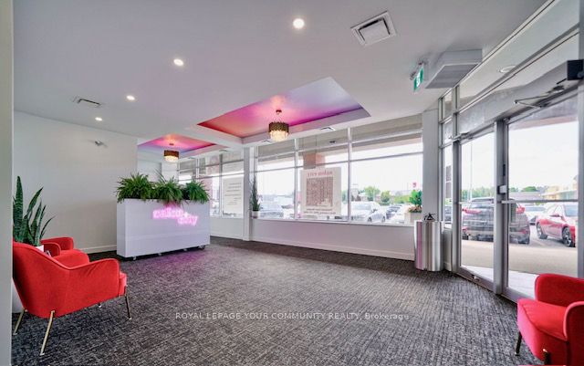 14800 Yonge St Property Photo 6