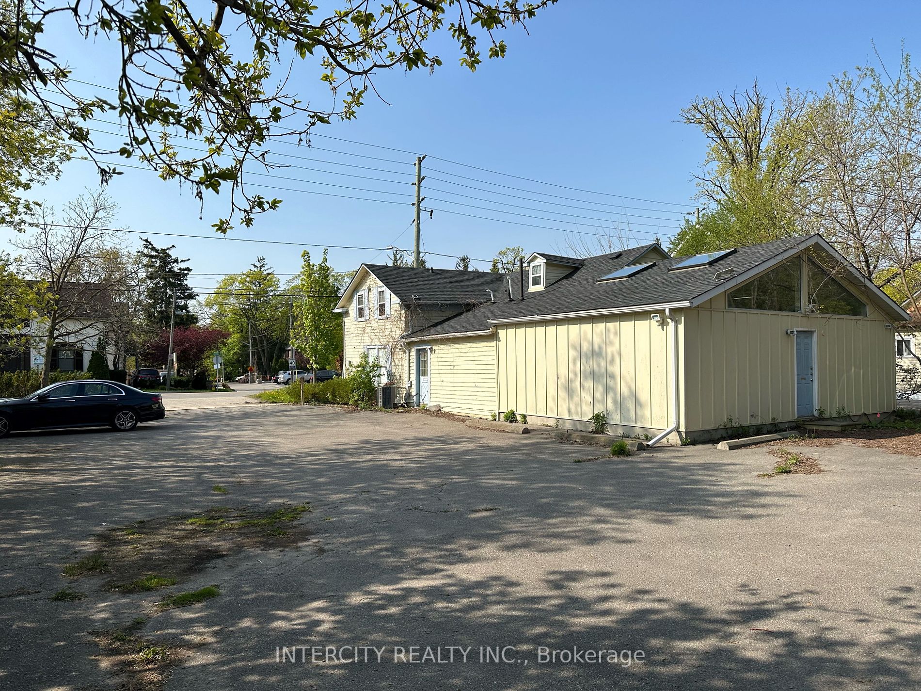 46 Centre St Property Photo 2
