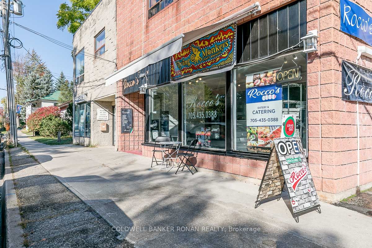 52 Wellington St W Property Photo