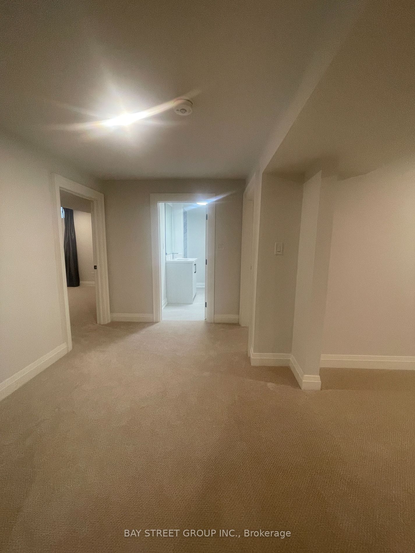 8 Trafalgar Sq Property Photo 3