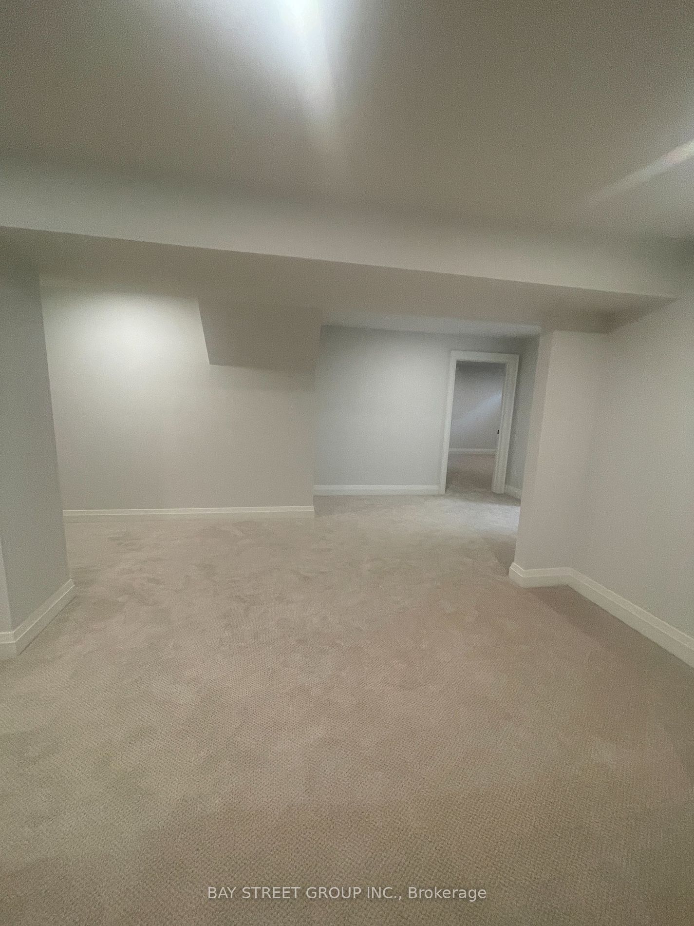 8 Trafalgar Sq Property Photo 5