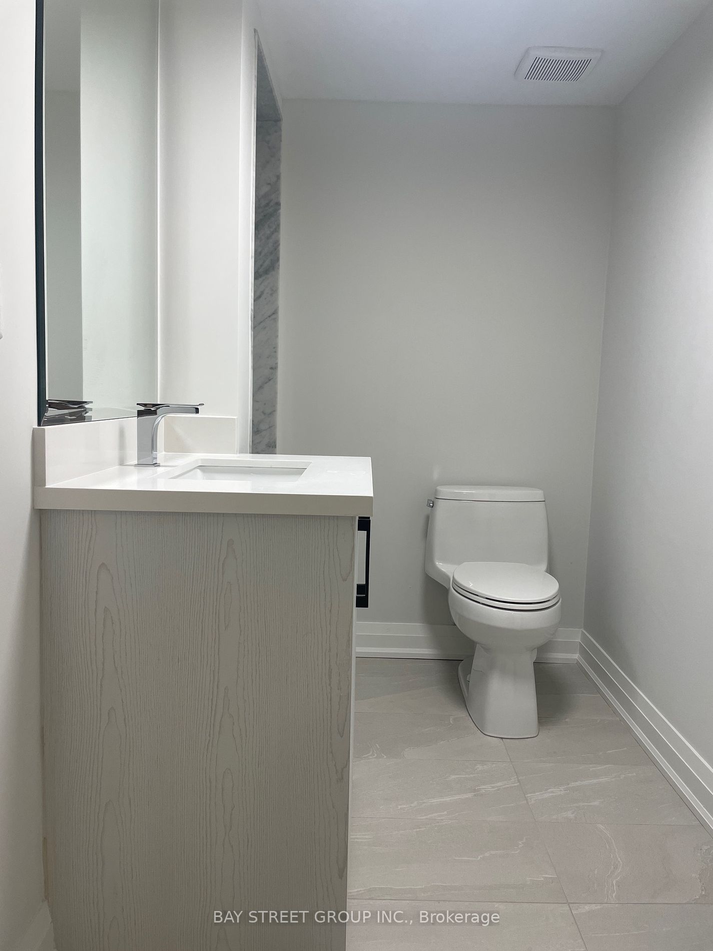 8 Trafalgar Sq Property Photo 6