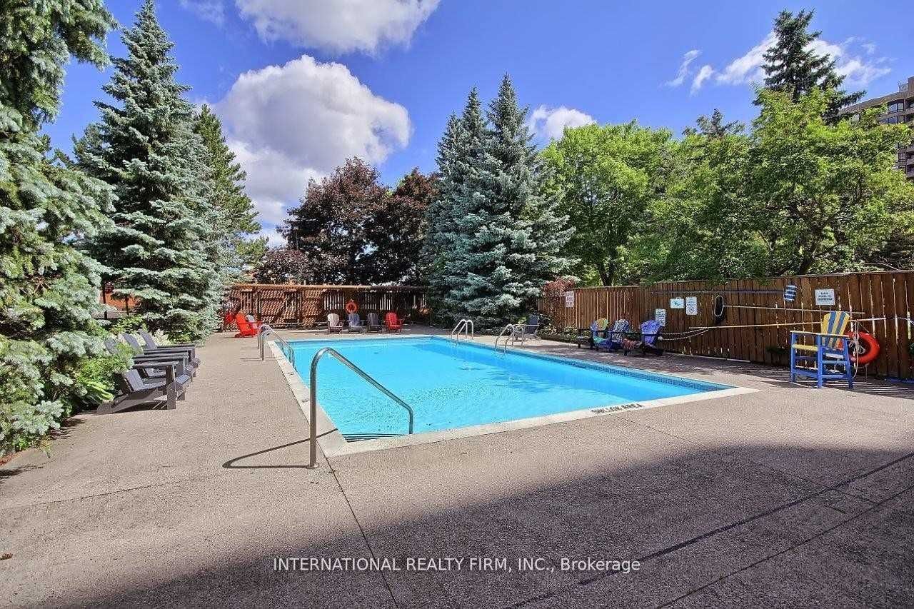 7420 Bathurst St 501 Property Photo 28
