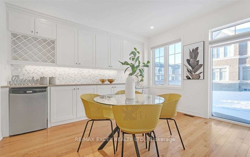 8 Orbit Ave Property Photo 7