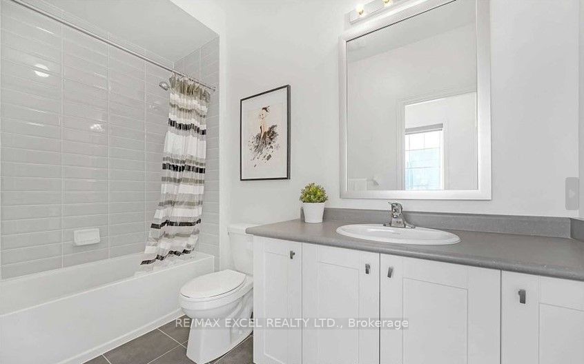 8 Orbit Ave Property Photo 9