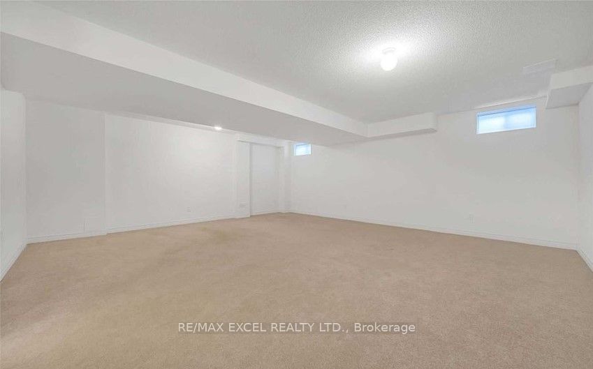8 Orbit Ave Property Photo 16