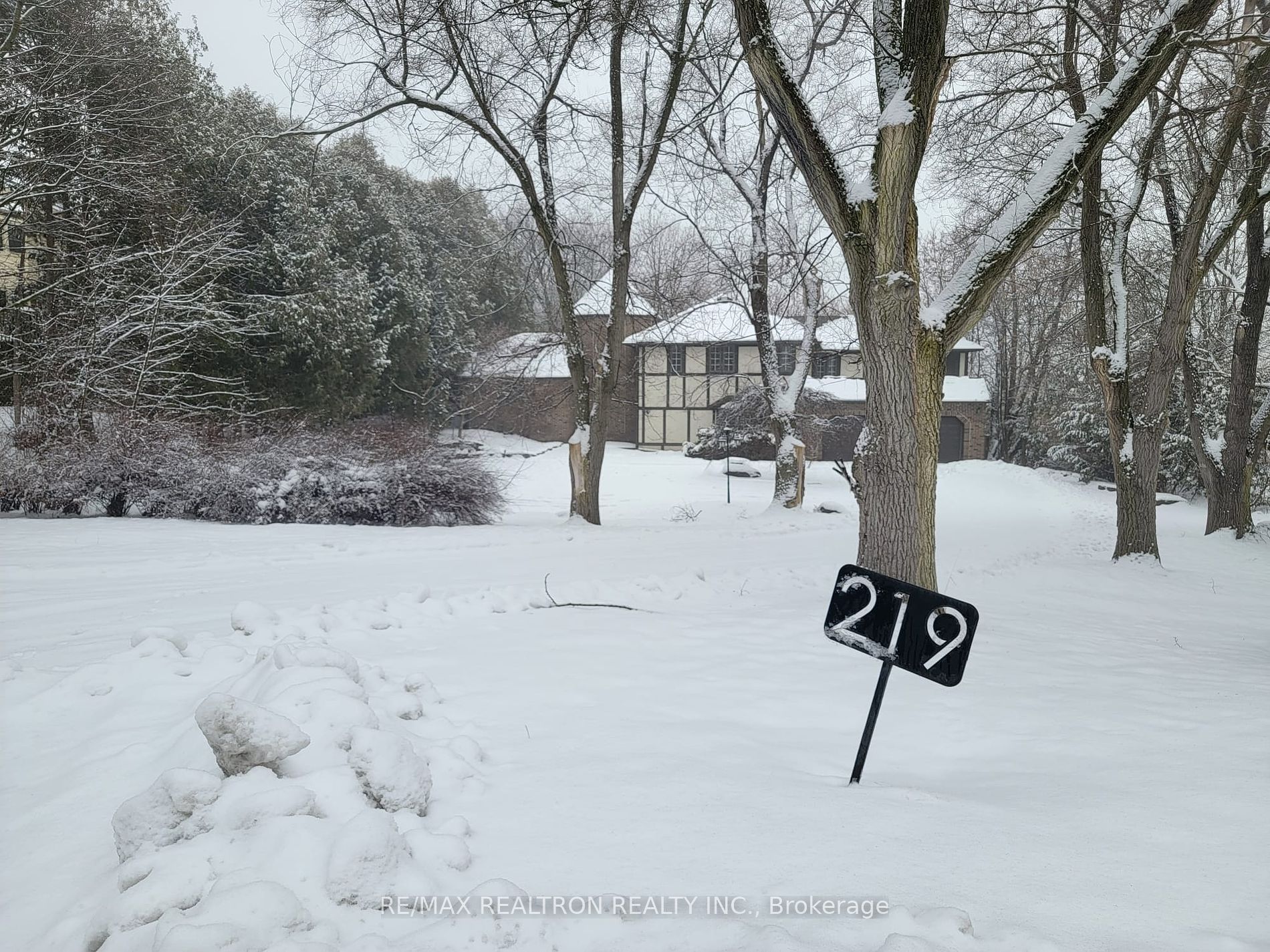 16003 Yonge St Property Photo 9