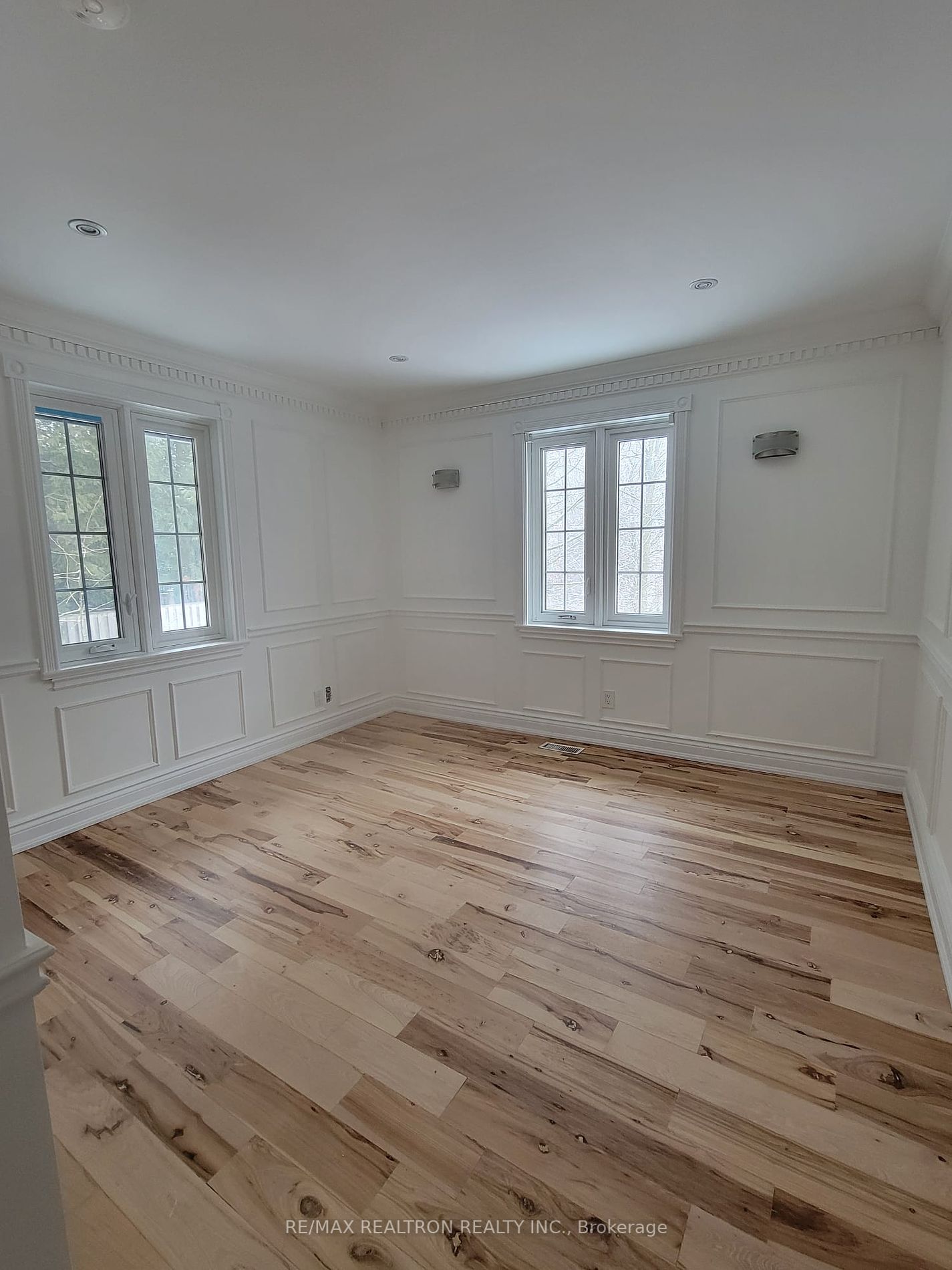 16003 Yonge St Property Photo 20