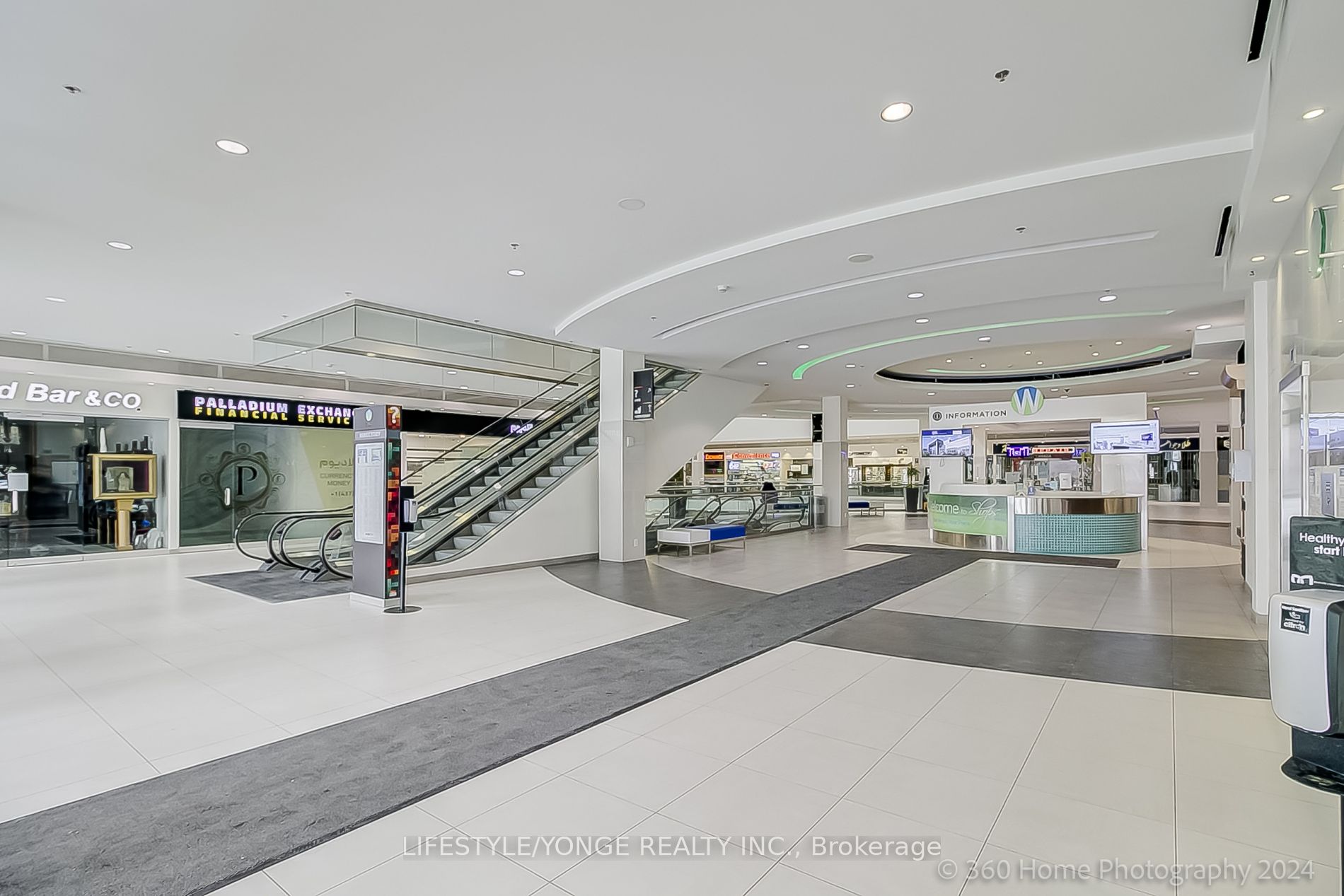 7181 Yonge St W Property Photo 3