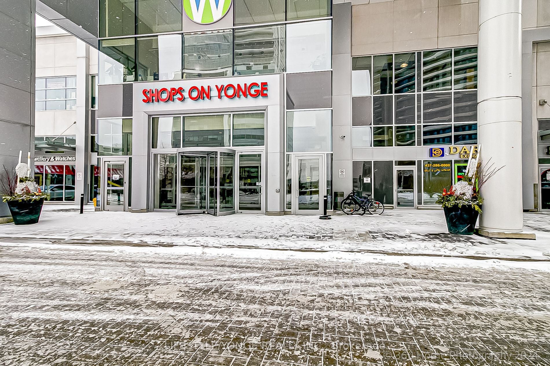 7181 Yonge St W Property Photo 22