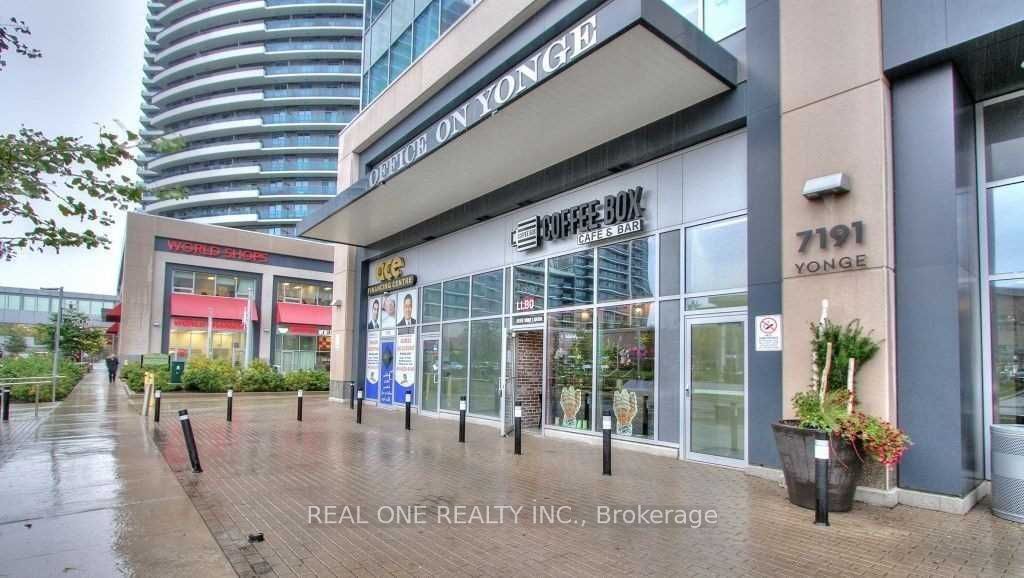 7191 Yonge St Property Photo 4