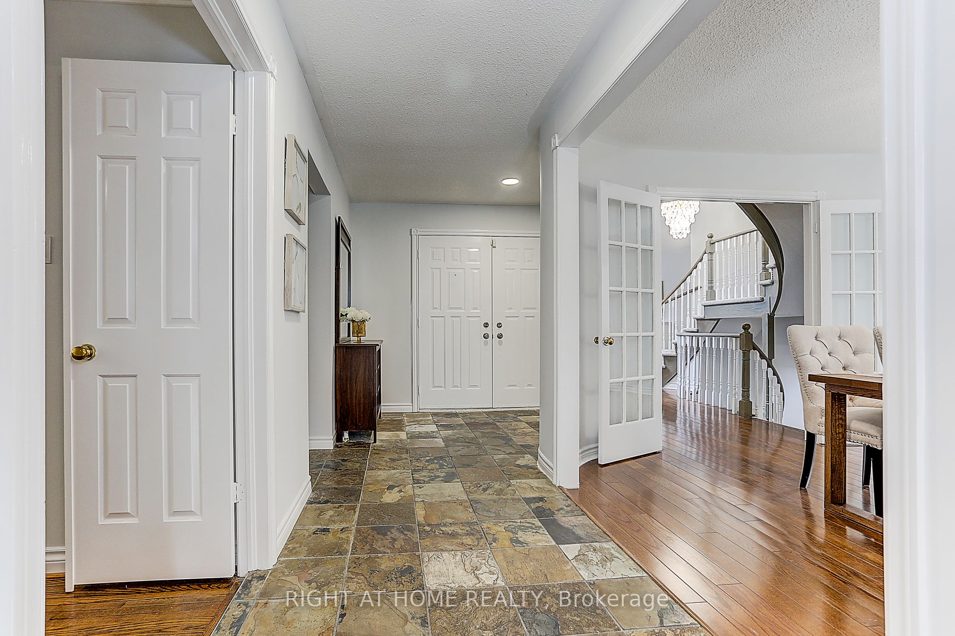 25 Stanford Rd Property Photo 6