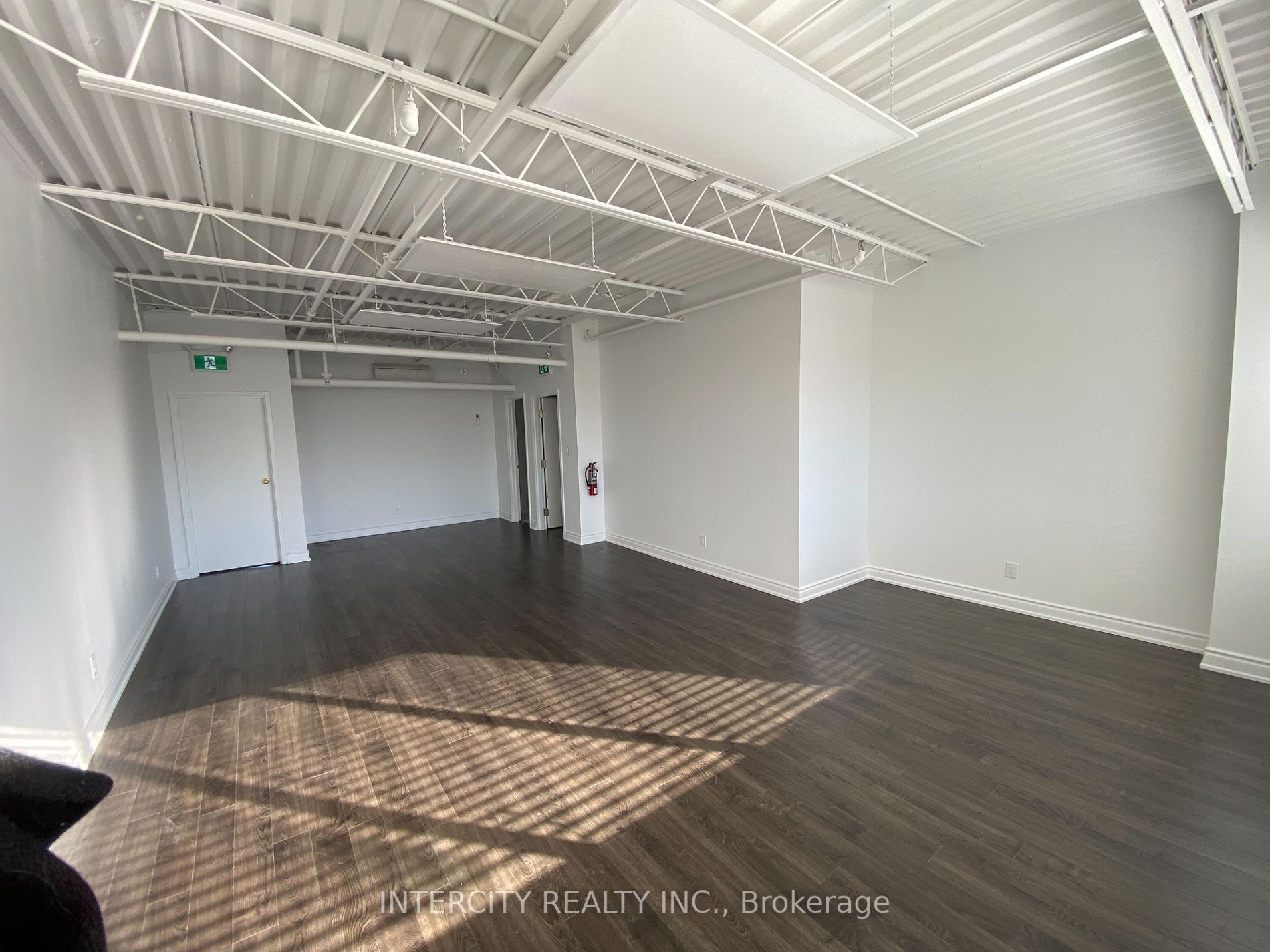 665 Millway Ave Property Photo 5
