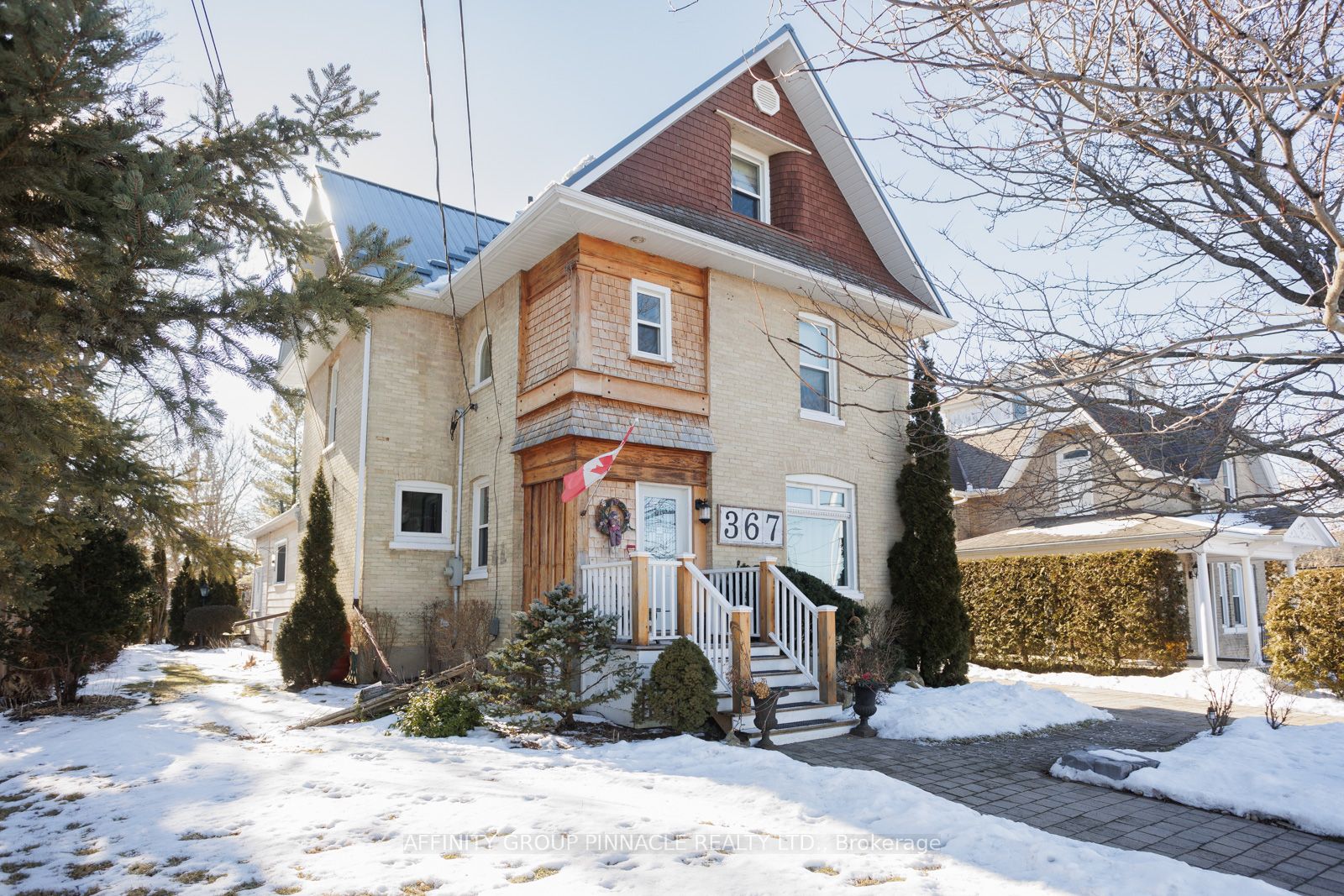 367 Bay St Property Photo 1