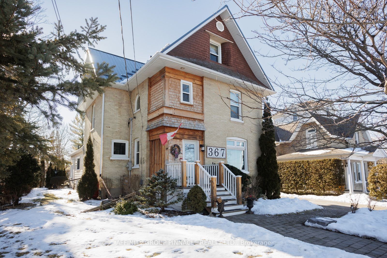 367 Bay St Property Photo 2