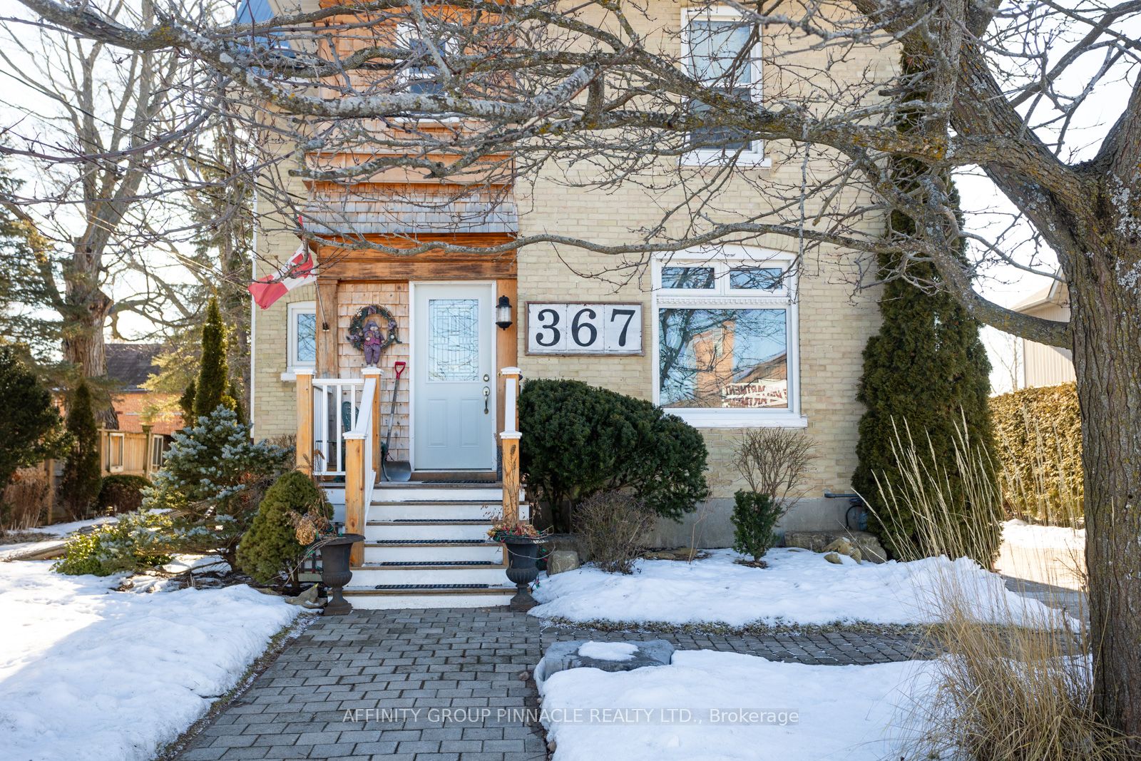 367 Bay St Property Photo 4