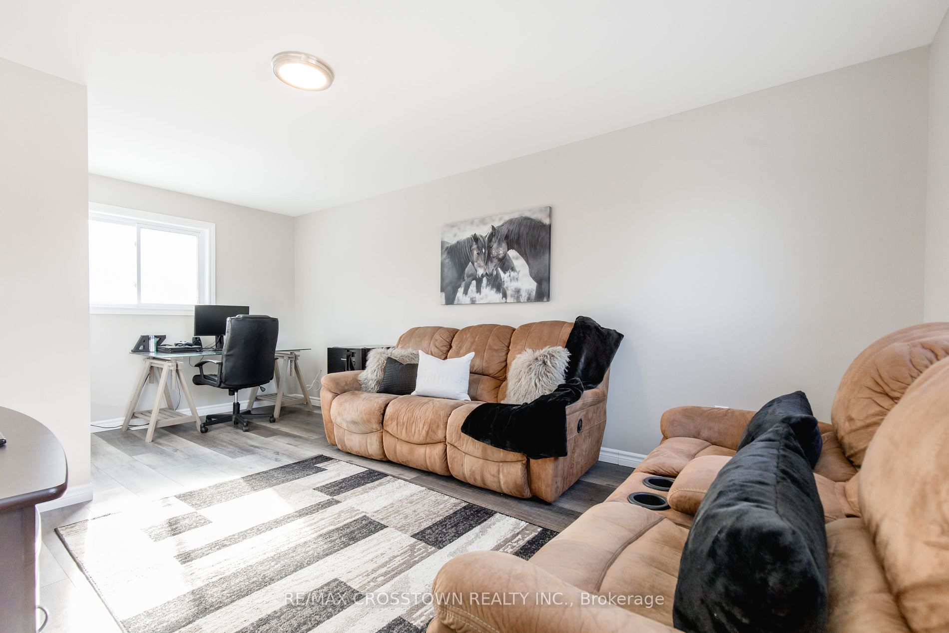 951 Nantyr Dr Property Photo 35