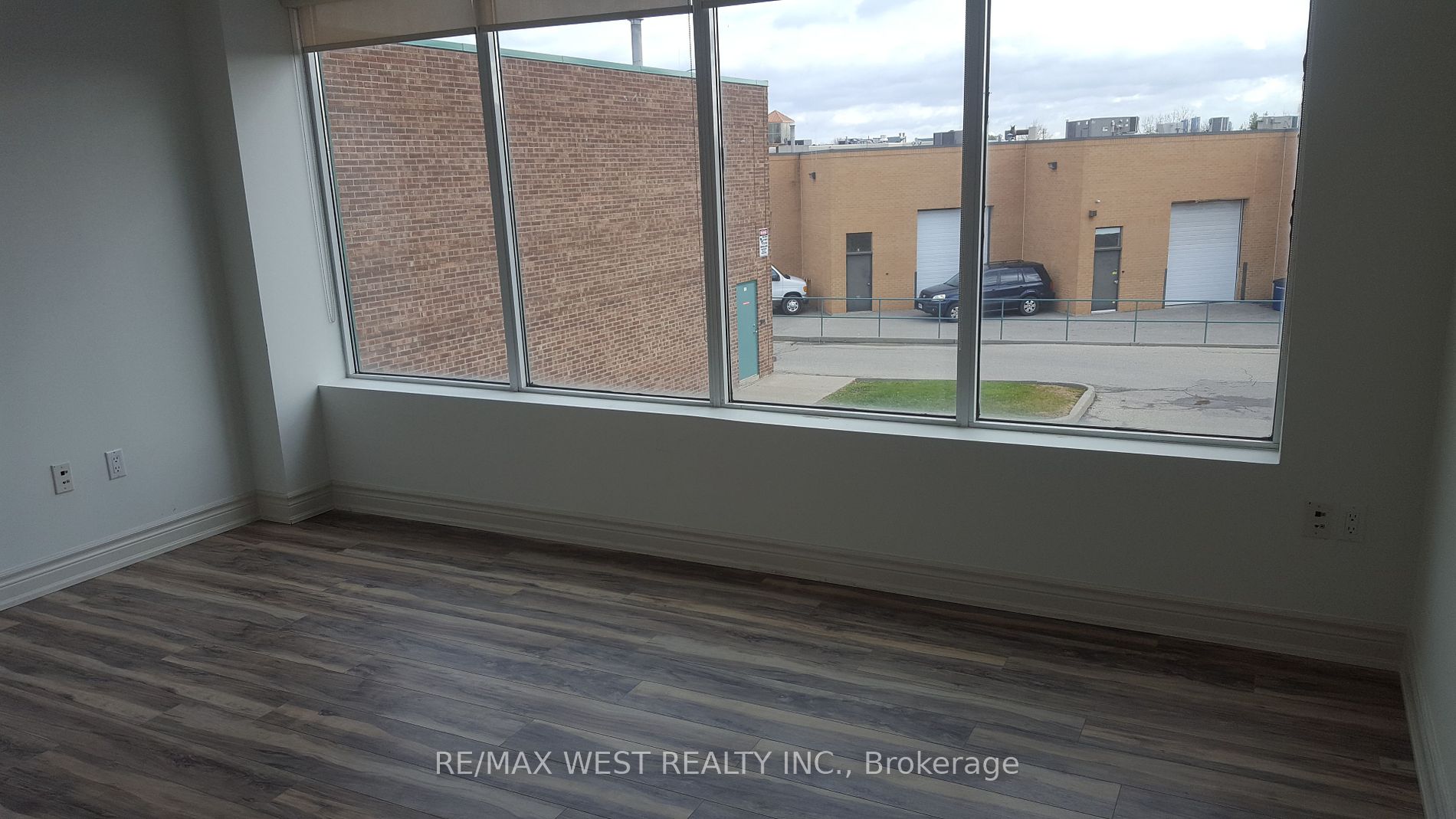 115 Woodstream Blvd Property Photo 1