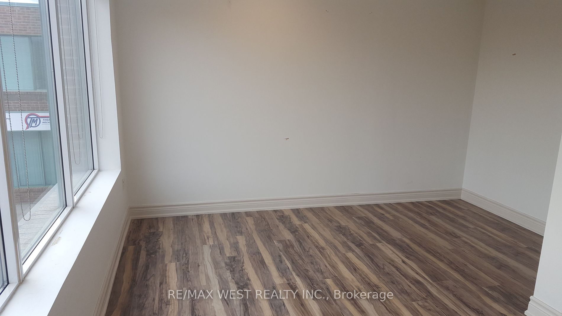 115 Woodstream Blvd Property Photo 3