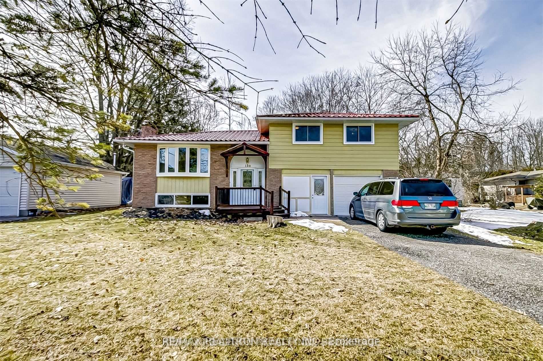 100 River Dr Property Photo 1